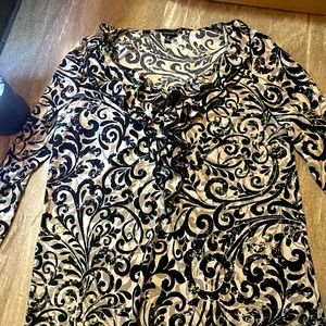 Beautiful dress shirt ideal for business or regular wear